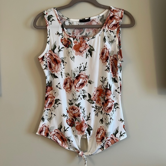 First Love Tops - FIRST LOVE Women’s sleeveless top Size XL